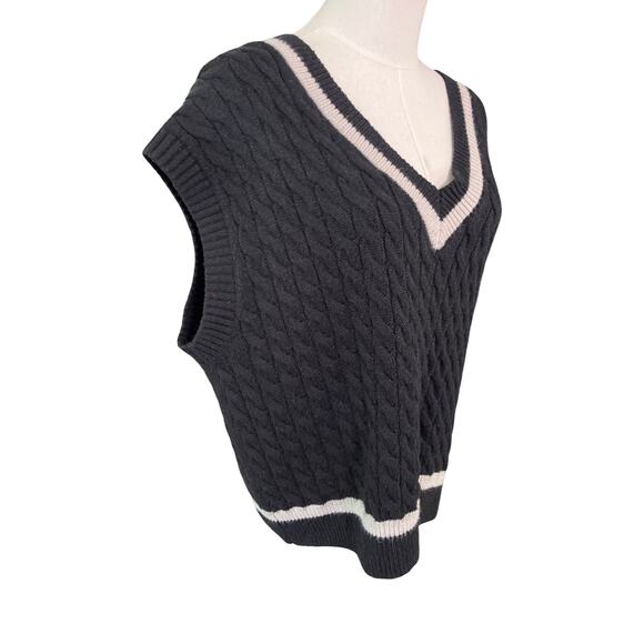 Oak + Fort Black Cable Knit Sweater Vest Size M V-Neck Sleeveless Preppy - Picture 7 of 7